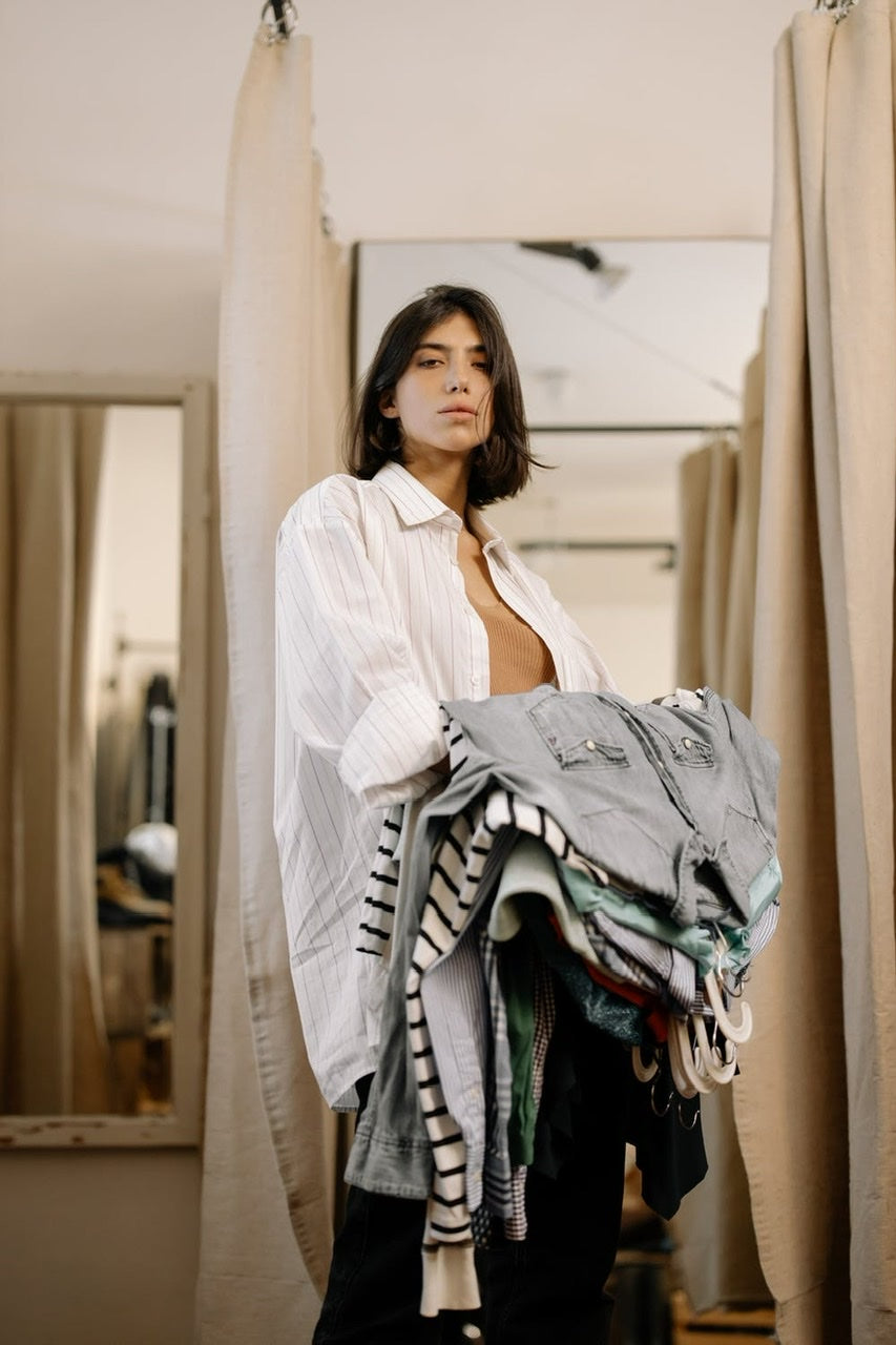 How To Shop For Vintage: 3 Great Tips for Shopping for Vintage Clothing