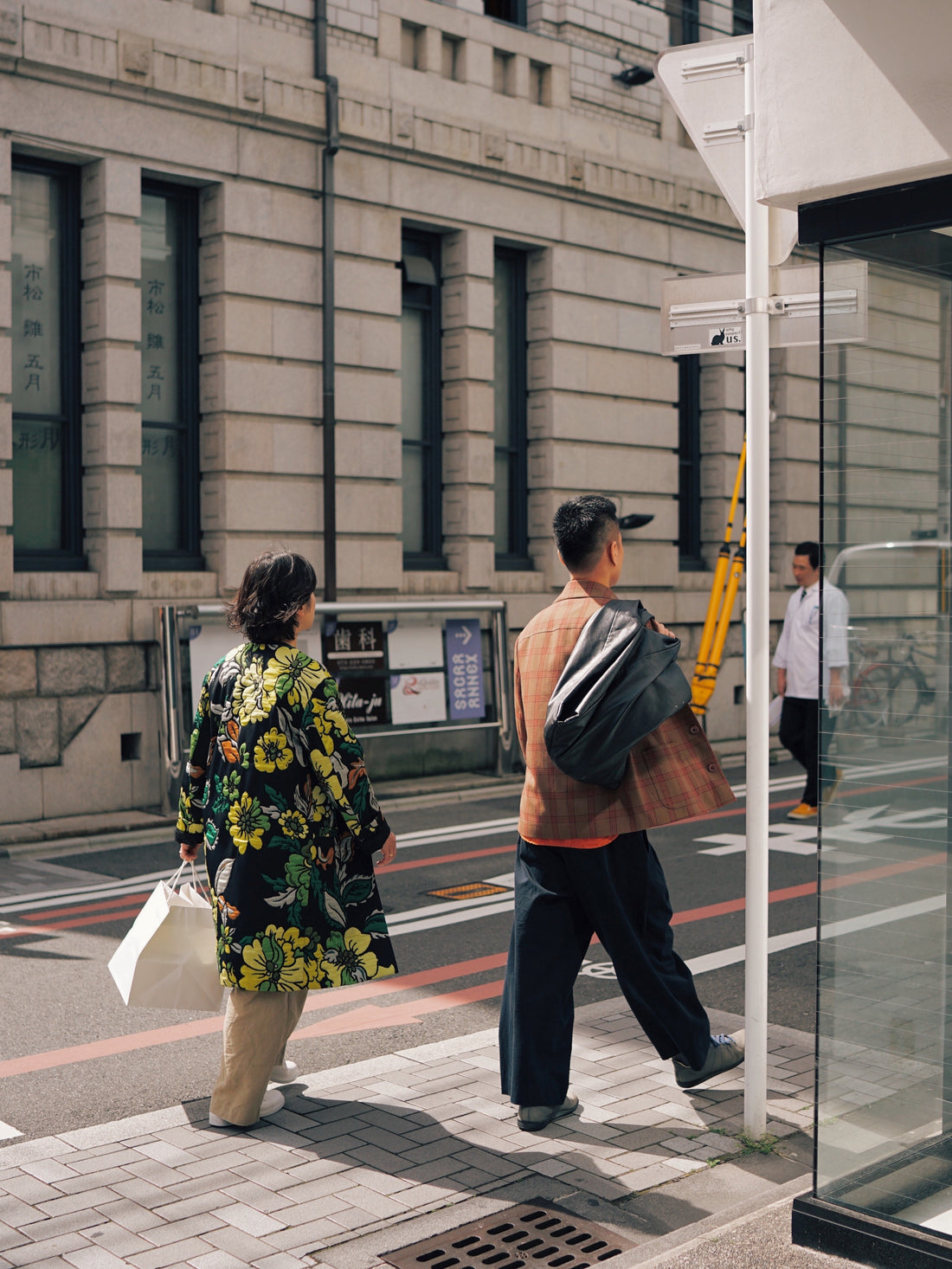 The Best Ways to Look Stylish With a Carry-on - Pack Smartly!