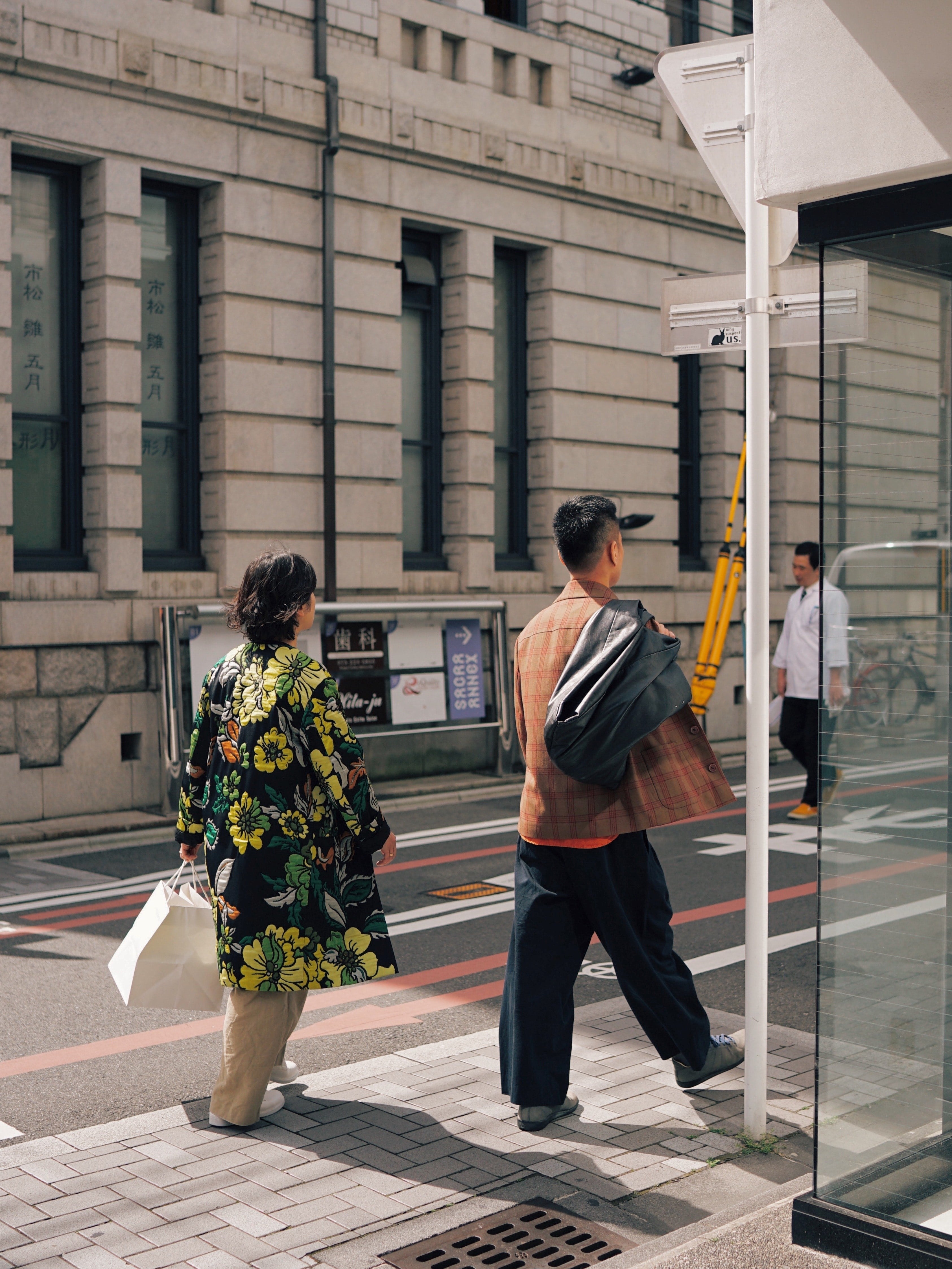 The Best Ways to Look Stylish With a Carry-on - Pack Smartly!