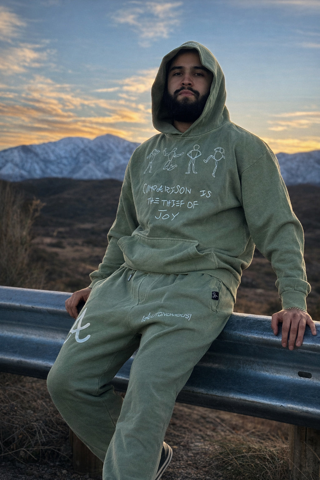 𝐂𝐎𝐌𝐏𝐀𝐑𝐈𝐒𝐎𝐍 𝐒𝐖𝐄𝐀𝐓𝐒𝐔𝐈𝐓
𝐔𝐍𝐈𝐒𝐄𝐗